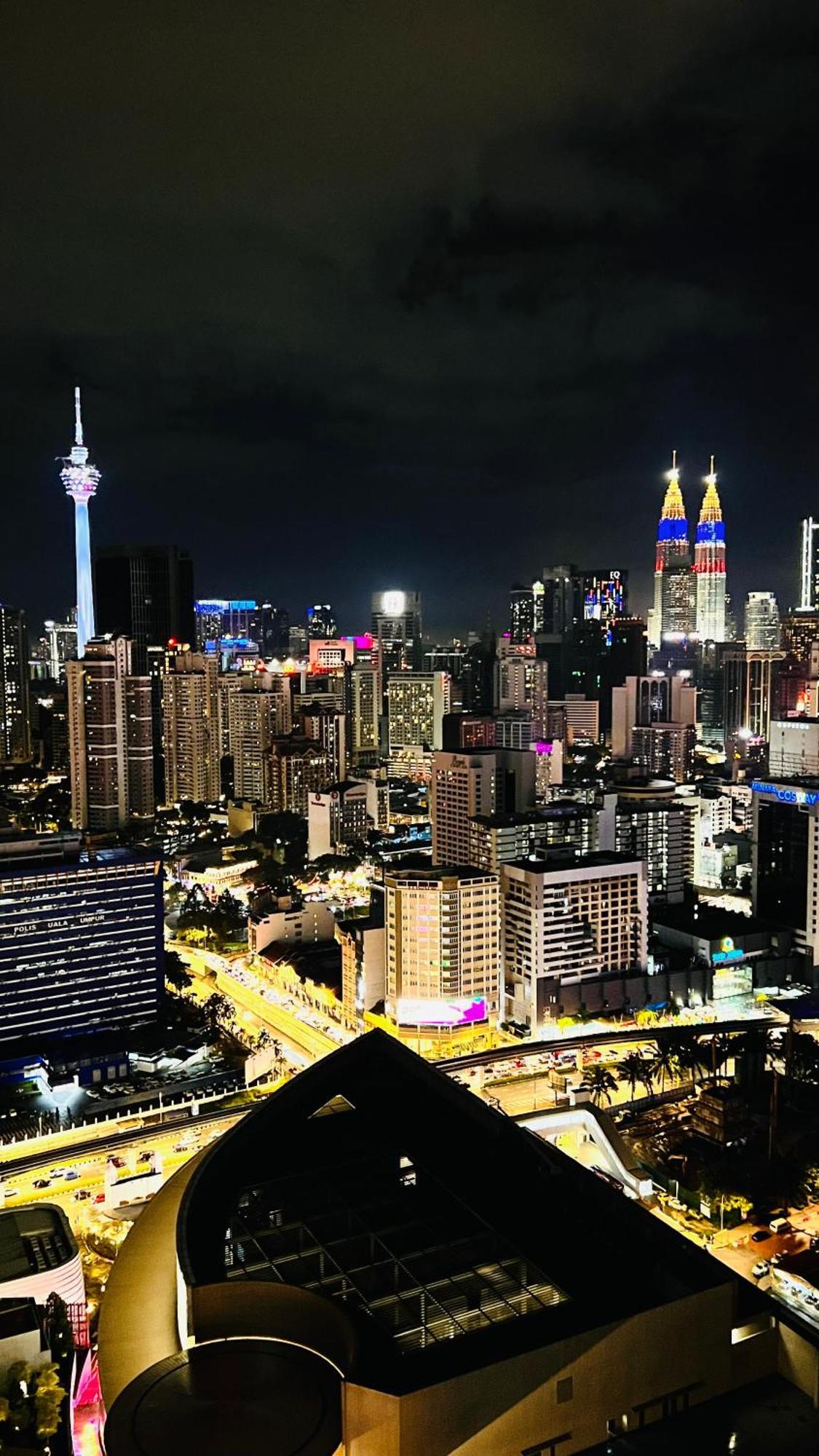 Regal Residences At Berjaya Times Square Kuala Lumpur Buitenkant foto
